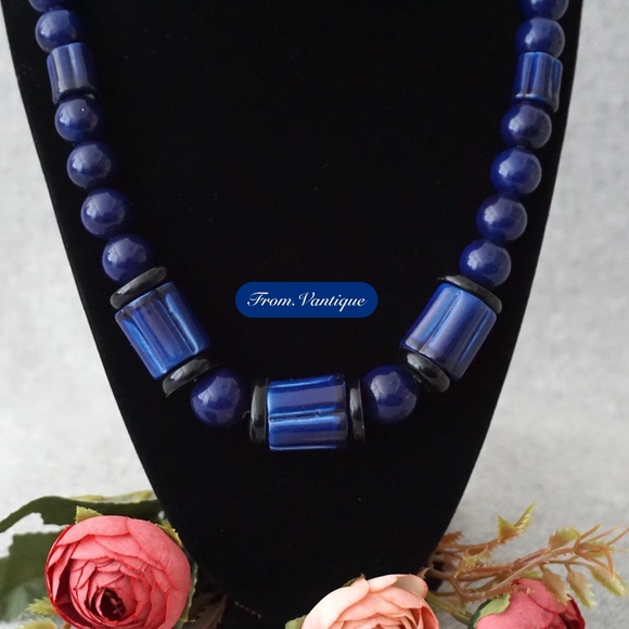🔵 VINTAGE Retro Blue Beaded Statement Necklace 📿 - Picture 1 of 5